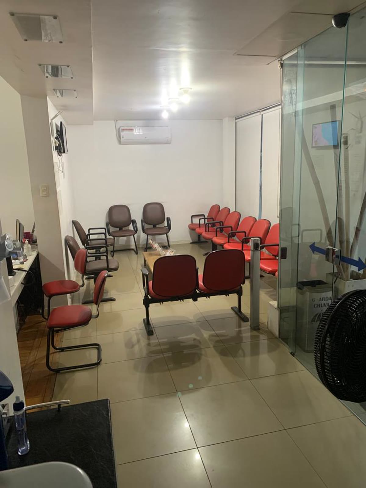 Sala de espera com TV – Santa Cruz